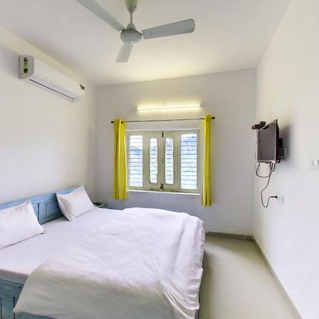 Shikhar Bunglow - A Stunning Valley View Bungalow In Mount Abu Bed and Breakfast Exterior foto