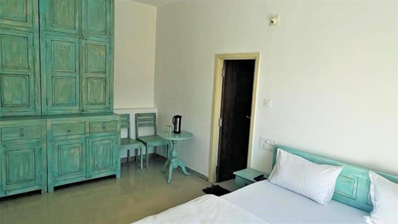 Shikhar Bunglow - A Stunning Valley View Bungalow In Mount Abu Bed and Breakfast Exterior foto