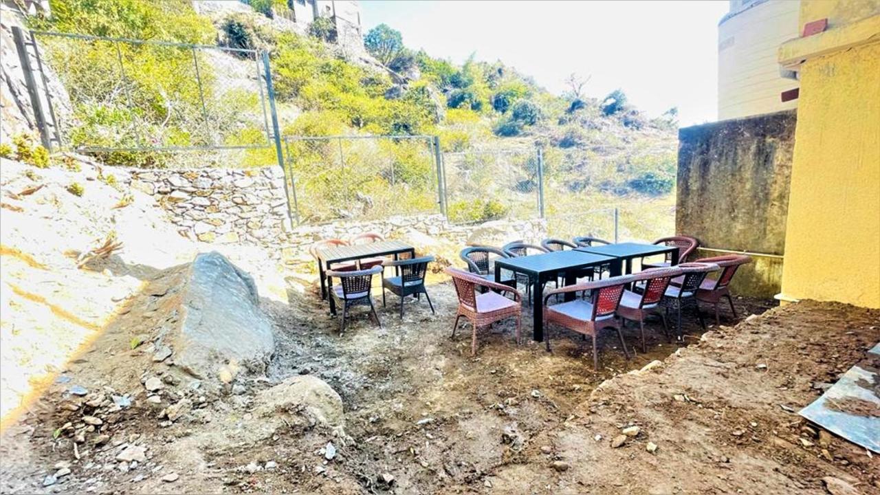 Shikhar Bunglow - A Stunning Valley View Bungalow In Mount Abu Bed and Breakfast Exterior foto