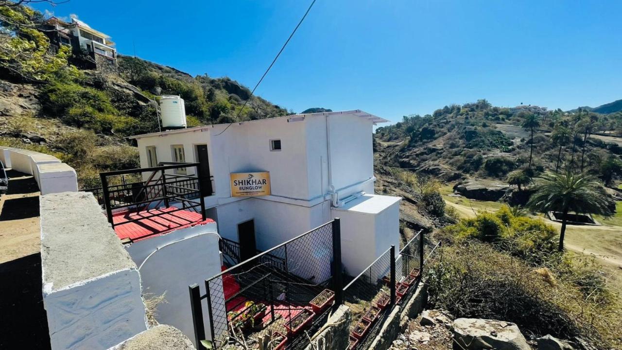 Shikhar Bunglow - A Stunning Valley View Bungalow In Mount Abu Bed and Breakfast Exterior foto