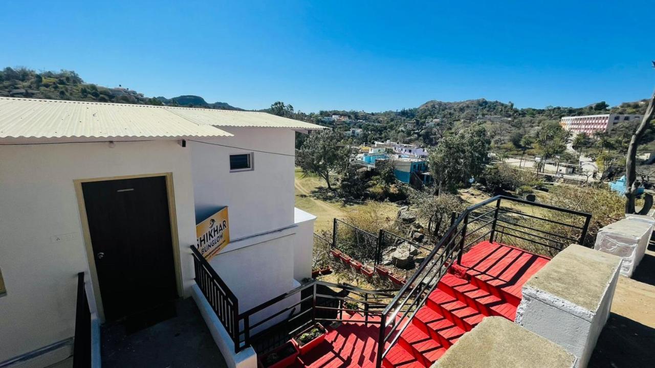 Shikhar Bunglow - A Stunning Valley View Bungalow In Mount Abu Bed and Breakfast Exterior foto