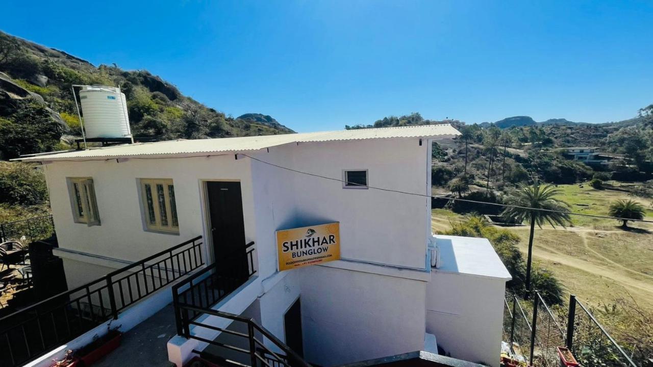 Shikhar Bunglow - A Stunning Valley View Bungalow In Mount Abu Bed and Breakfast Exterior foto