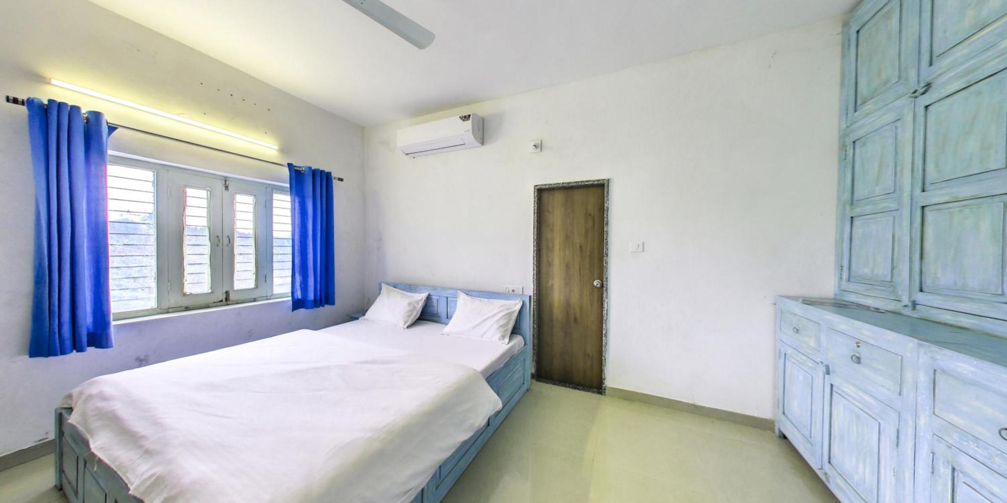 Shikhar Bunglow - A Stunning Valley View Bungalow In Mount Abu Bed and Breakfast Exterior foto